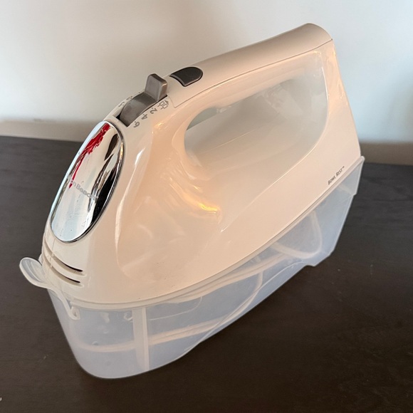 Hamilton Beach White Hand Mixer with Storage Case - Picture 3 of 13